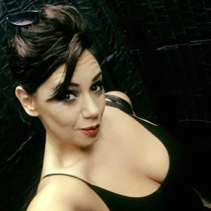 Meet your Posher, Maya